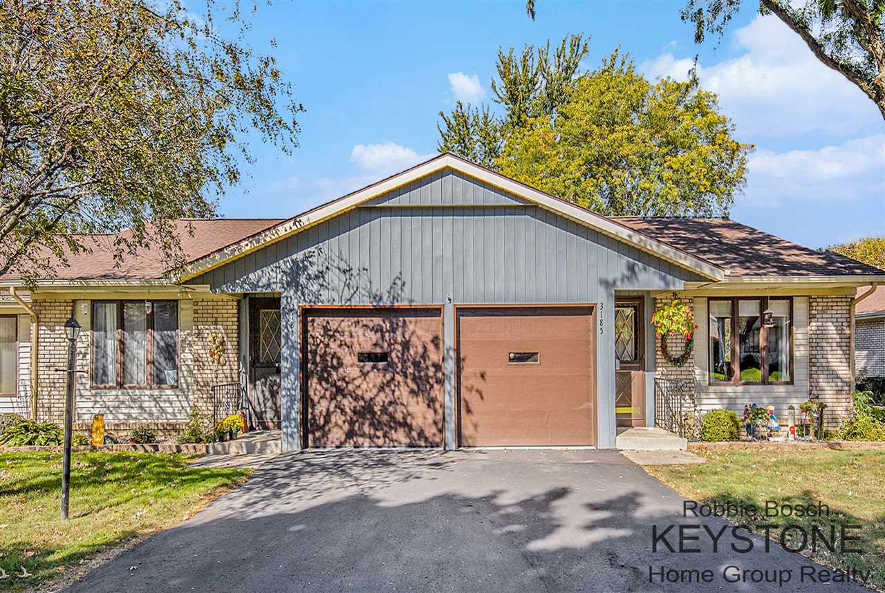 Beechnut Ln, Hudsonville, MI 49426