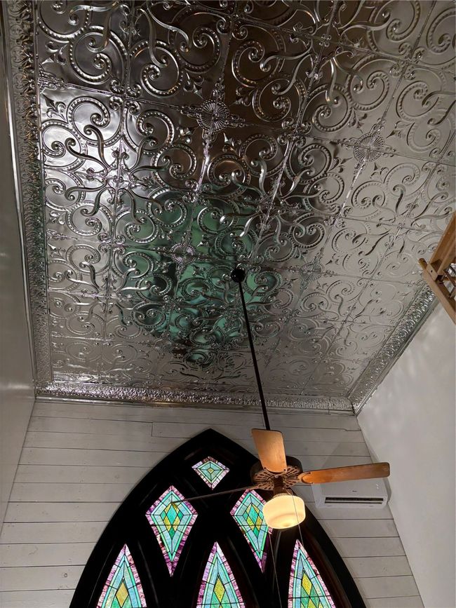 Detailed view of an ornate ceiling | Image 12