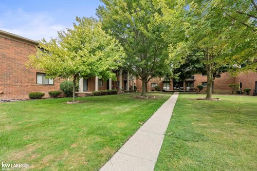 42184 Toddmark Ln, Clinton Twp, MI, 48038-5493 | Card Image
