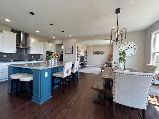 Eat-in kitchen with island storage | Image 14