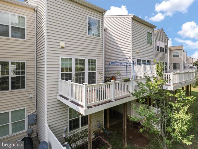 25486 Hopton House Ter, Townhouse with 3 bedrooms, 4 bathrooms and null parking in CHANTILLY VA | Image 17