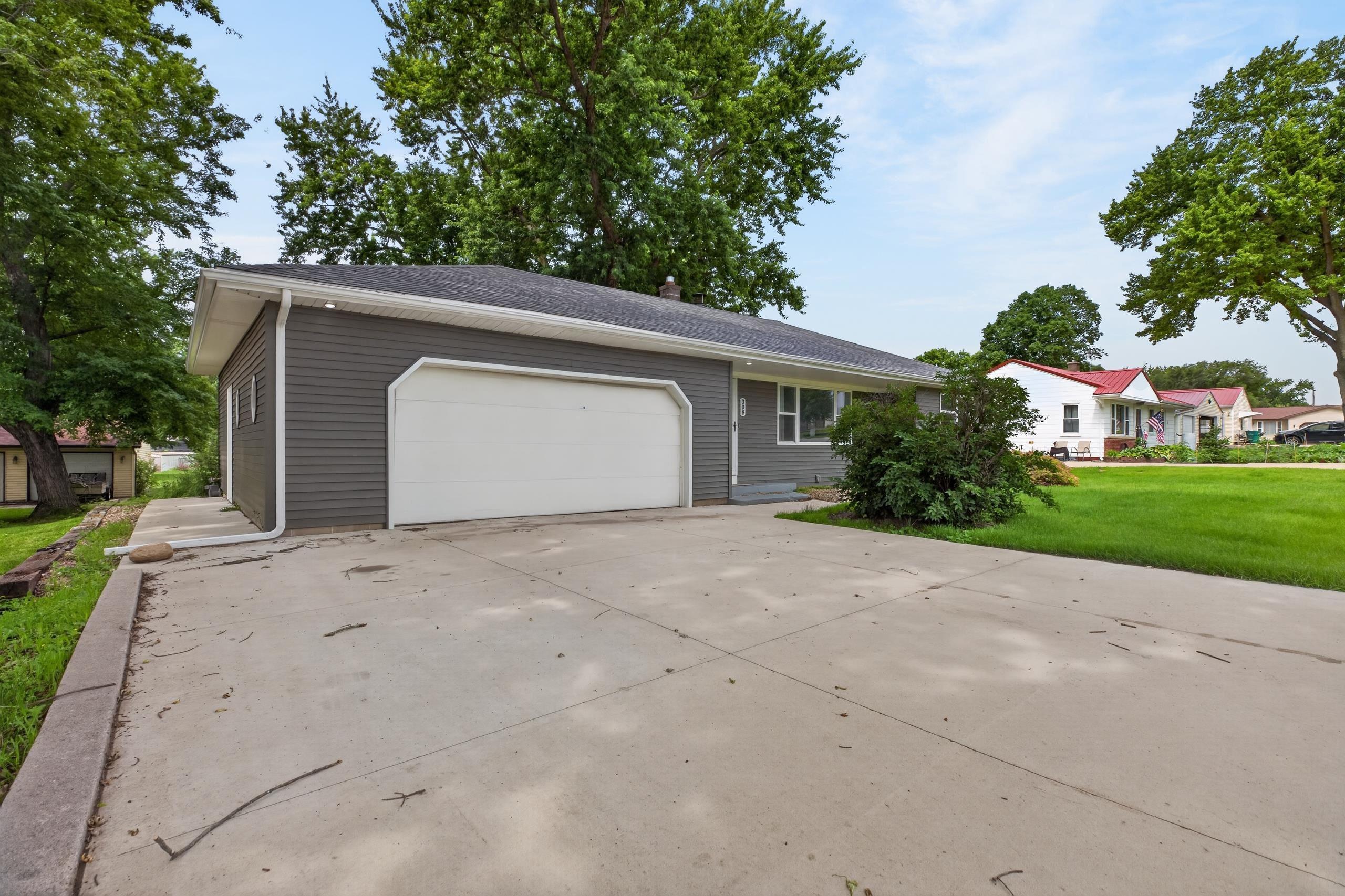 Residential in Elk Run Heights 2