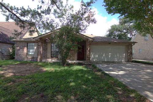 5855 Baird St, Groves, TX, 77619-3805 | Card Image