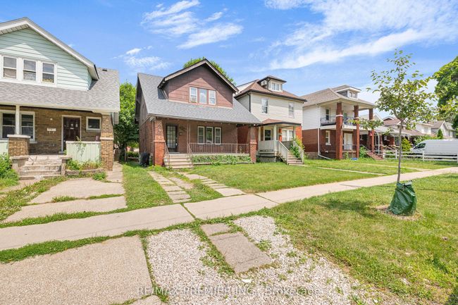 510 Randolph Ave, House other with 6 bedrooms, 2 bathrooms and 2 parking in Windsor ON | Image 5