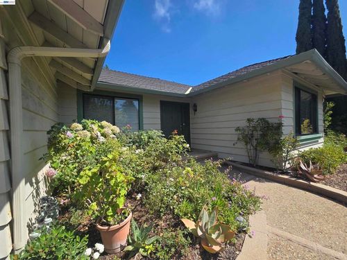 11732 Bloomington Way, Dublin, CA, 94568-1066 | Card Image