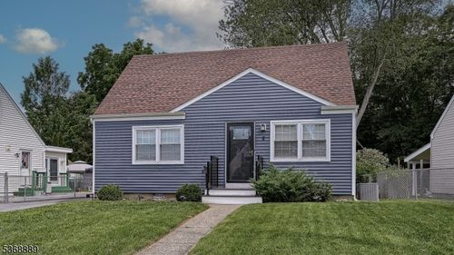 8 Carter Rd, Haskell, NJ, 07420-1035 | Card Image