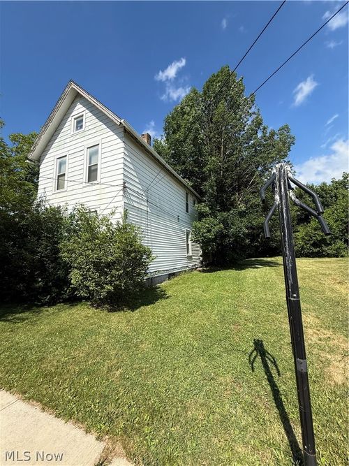 3437 E 69th Street, Cleveland, OH, 44127 | Card Image
