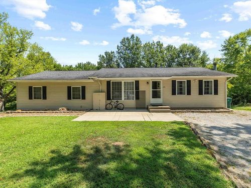 125 Cortez Ct, Chandler, IN, 47610-9514 | Card Image