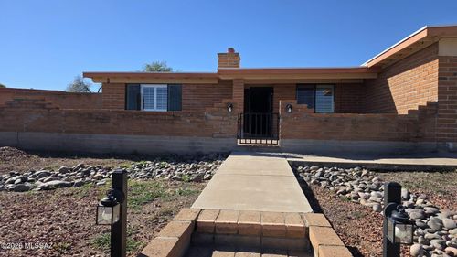 3021 W Vande Loo St, Tucson, AZ, 85746-2147 | Card Image