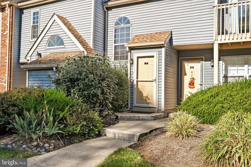 11 Tilia Ct, Hamilton, NJ, 08690-3337 | Card Image
