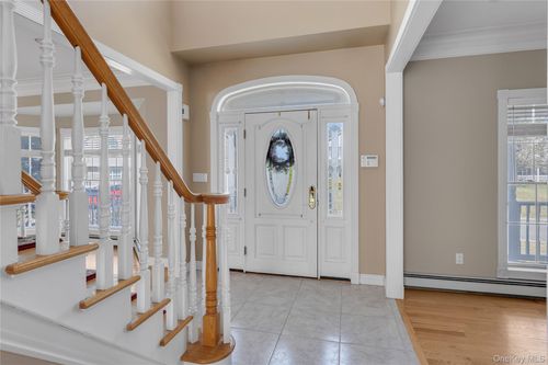 4 Gianna Court, Islip, NY, 11788 | Card Image