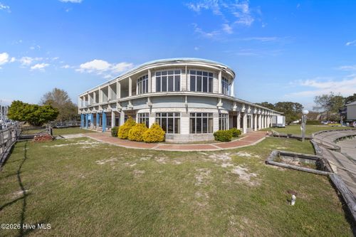 100 Marina Dr, New Bern, NC, 28560-7231 | Card Image