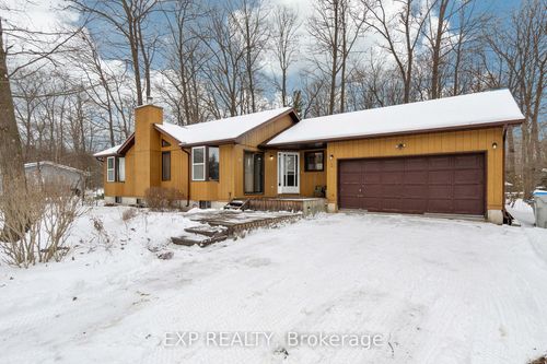 10016 Knight Rd, Grand Bend, ON, N0M1T0 | Card Image