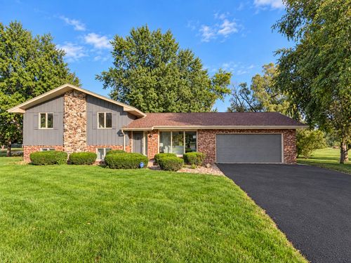 11040 N Riverland Ct, MEQUON, WI, 53092-4932 | Card Image