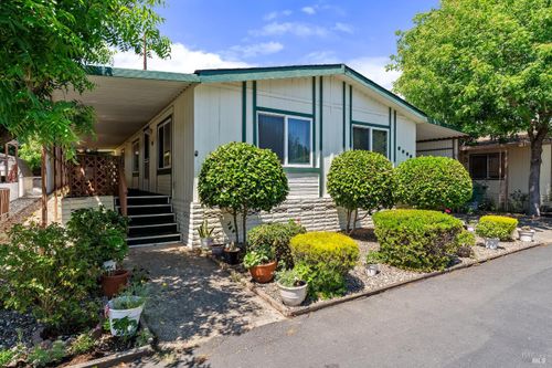 8009 Cliffrose St, Windsor, CA, 95492-9538 | Card Image