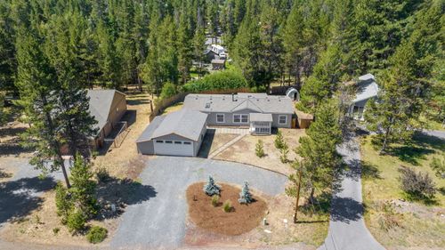 55951 Snow Goose Rd, Bend, OR, 97707-2352 | Card Image