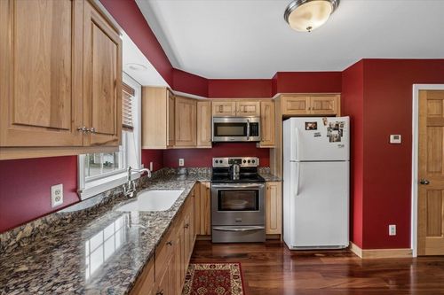 17-1029 S. Mammoth Road, Manchester, NH, 03109 | Card Image