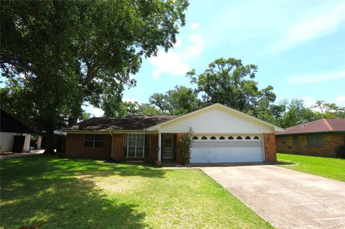 232 Wayne Dr, Clute, TX, 77531-4126 | Card Image