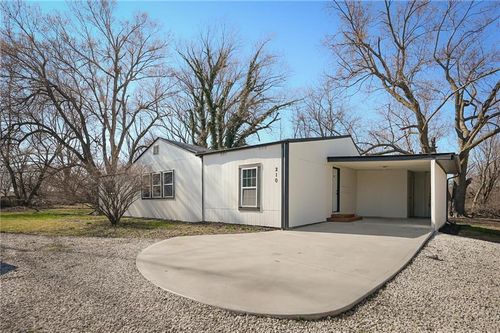 210 W Grand St, Gardner, KS, 66030-1415 | Card Image