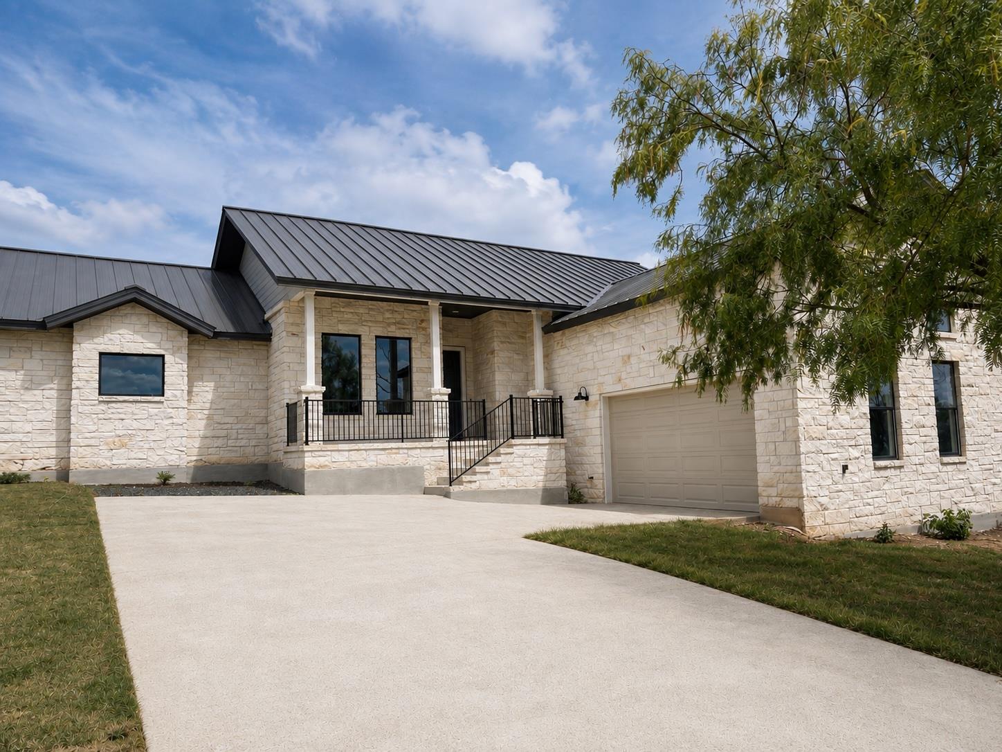 Residential in Horseshoe Bay 2