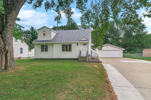 22 Center Rd, Circle Pines, MN, 55014-1650 | Card Image