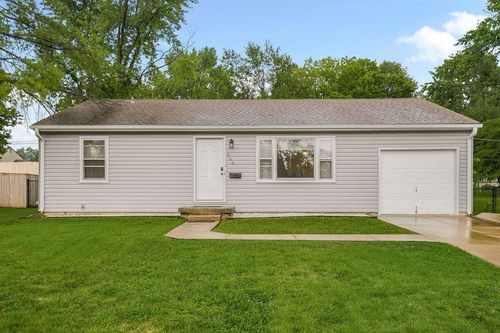 903 Ne 67th Pl, Gladstone, MO, 64118-3521 | Card Image