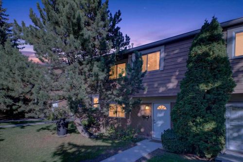 61-4940 39 Ave Sw, Calgary, AB, T3E6M7 | Card Image