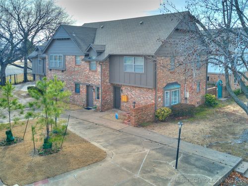 1-2426 E 59th Court, Tulsa, OK, 74105 | Card Image