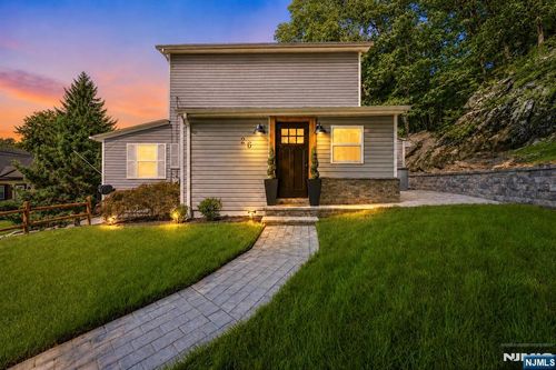 26 Oak Street, Bloomingdale, NJ, 07403 | Card Image