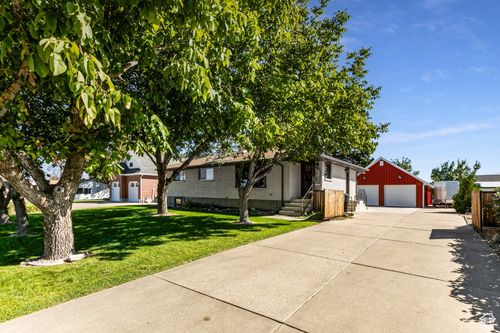 1108 N 1500 W, Clinton, UT, 84015-8843 | Card Image