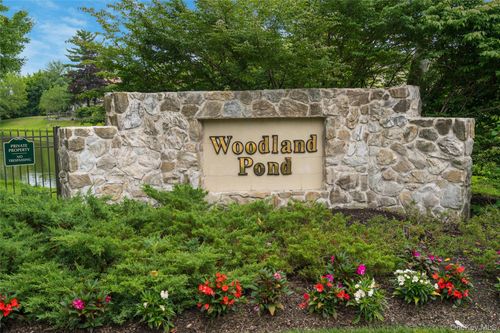 122 Woodlake Dr W, Woodbury, NY, 11797-2311 | Card Image
