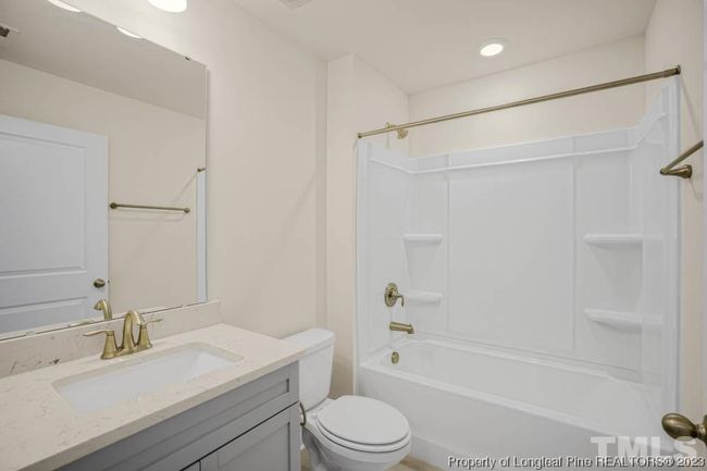 Guest Bathroom | Image 10