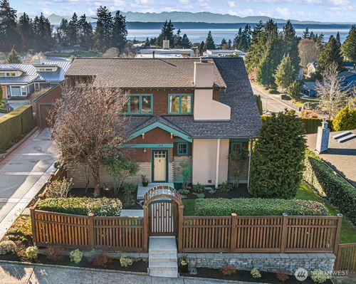 647 9th Avenue N, Edmonds, WA, 98020 | Card Image