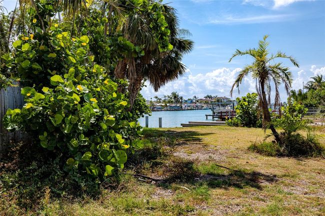 11465 7 Th St E, House other with 2 bedrooms, 2 bathrooms and null parking in Treasure Island FL | Image 44