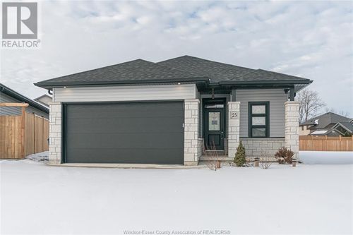 25 Champlain Crt, Chatham, ON, N7L0C4 | Card Image