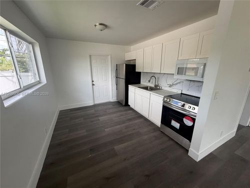 1-117 Se 2nd Ave, Hallandale Beach, FL, 33009-5512 | Card Image