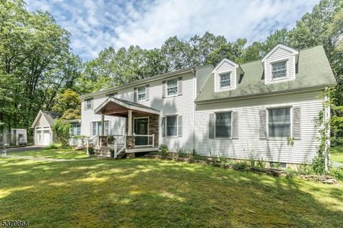 15 Rock Hollow Rd, Dover, NJ, 07801-1612 | Card Image