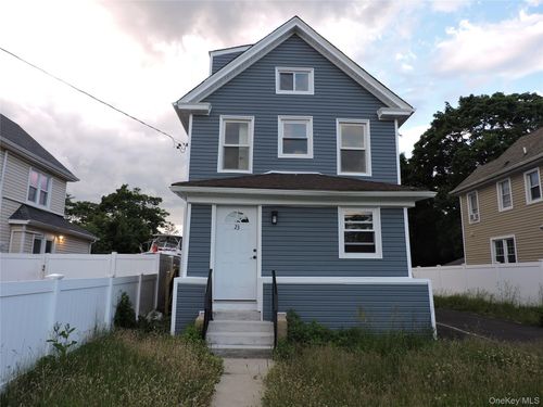 23 Maple Ave, Hempstead, NY, 11550-5541 | Card Image