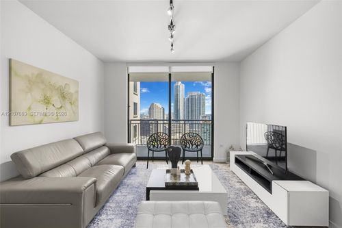2611-999 Sw 1st Ave, Miami, FL, 33130-3490 | Card Image