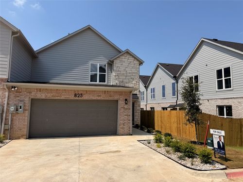 825 Premier Pkwy, Grand Prairie, TX, 75051 | Card Image