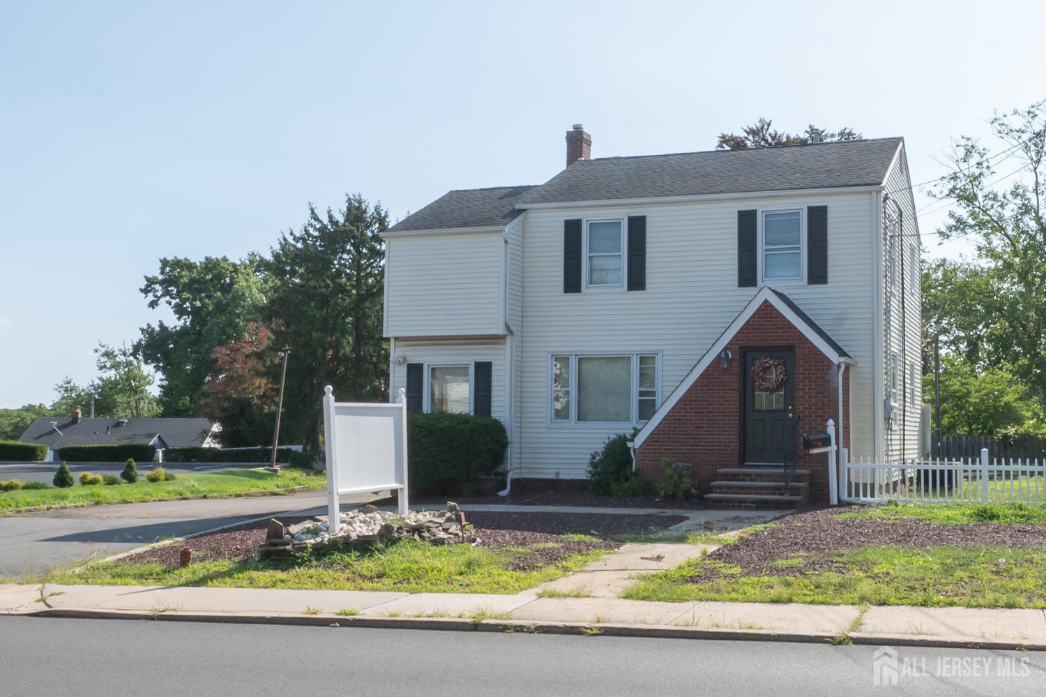 214 S Main St, Milltown, NJ 08850
