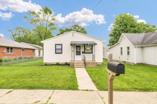 110 S First St, Fisher, IL, 61843-9452 | Card Image