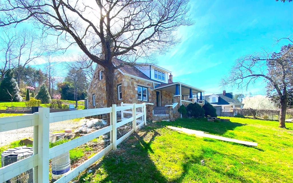 Hiwassee St, Murphy, NC 28906