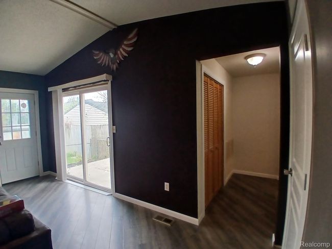 20446 Williamson St, House other with 3 bedrooms, 2 bathrooms and null parking in Clinton Township MI | Image 11