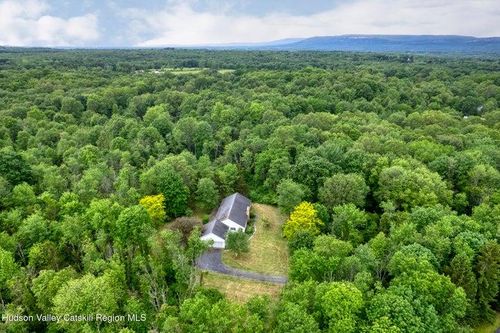 8 Enclave Manor Dr, New Paltz, NY, 12561-4305 | Card Image