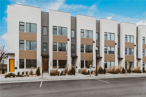 225 Se 7th St, Bentonville, AR, 72712-5927 | Card Image