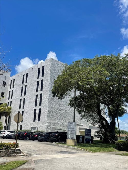 500a-3700 Washington St, Hollywood, FL, 33021-8259 | Card Image