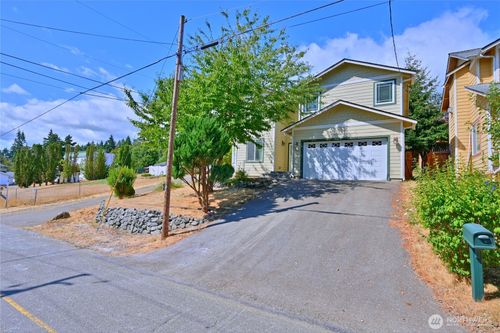 1687 Bayview Dr W, Bremerton, WA, 98312-4708 | Card Image