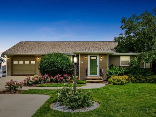 515 2nd St S, Coggon, IA, 52218-9405 | Card Image
