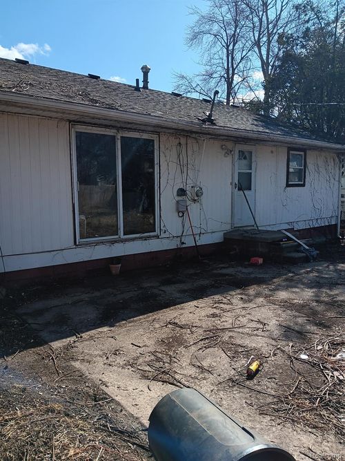 39669 Ormsby St, Clinton Township, MI, 48036-3252 | Card Image